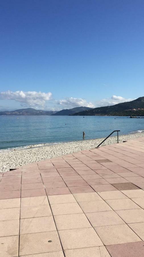 Monolocale centro Île Rousse 100mt dalla spiaggia LʼÎle-Rousse Esterno foto